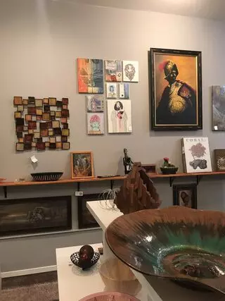 7 Circle Gallery