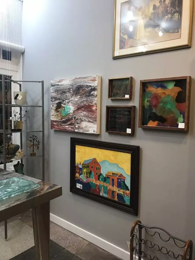7 Circle Gallery