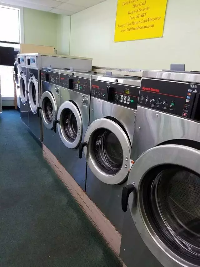 2406 Laundrymart