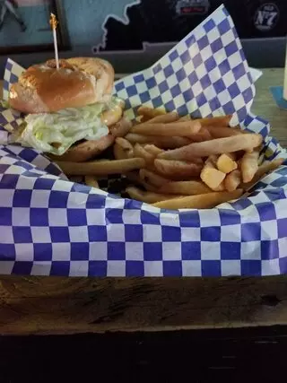 Hollys Pour House