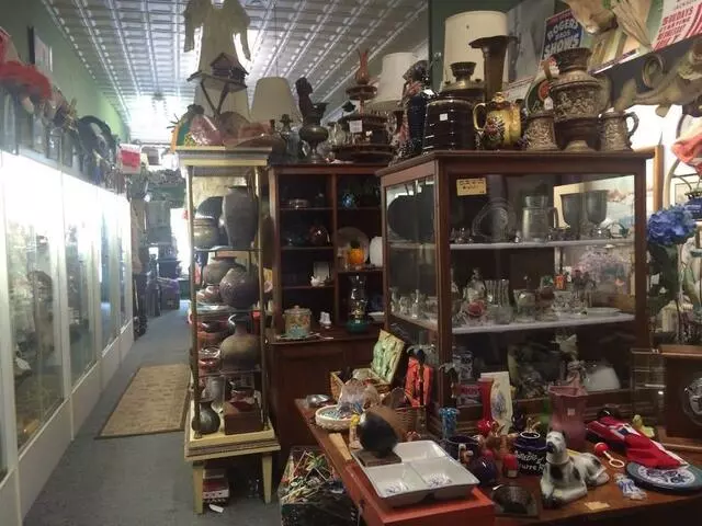 Antiques at Douglass Loop
