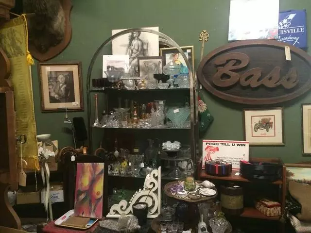 Antiques at Douglass Loop