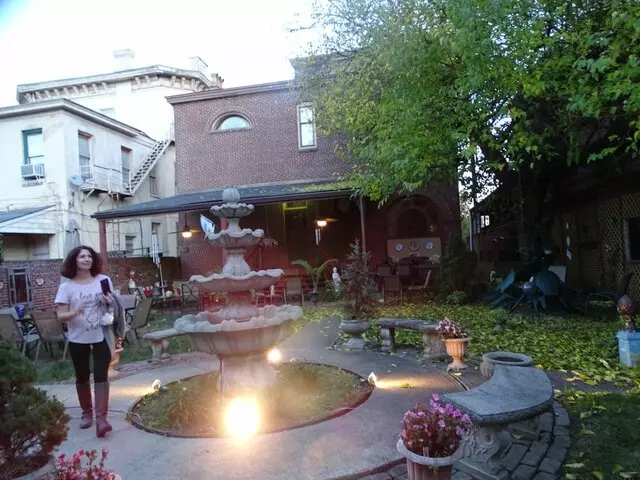 1888 Historic Rocking Horse Manor B & B