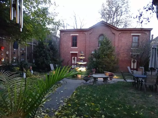 1888 Historic Rocking Horse Manor B & B