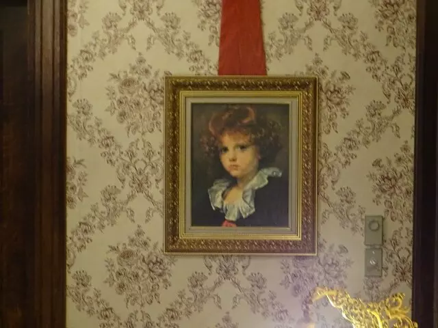 1888 Historic Rocking Horse Manor B & B