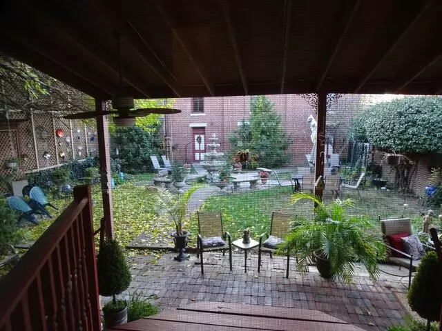 1888 Historic Rocking Horse Manor B & B