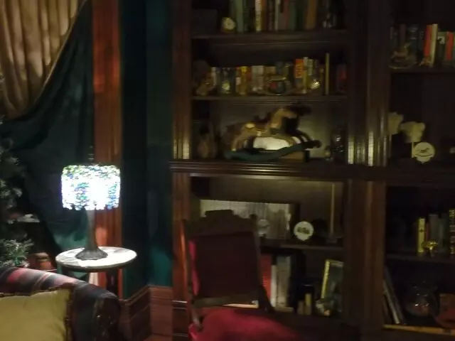 1888 Historic Rocking Horse Manor B & B