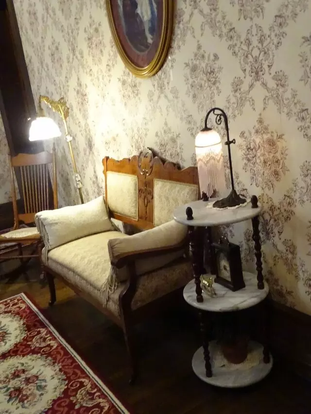 1888 Historic Rocking Horse Manor B & B