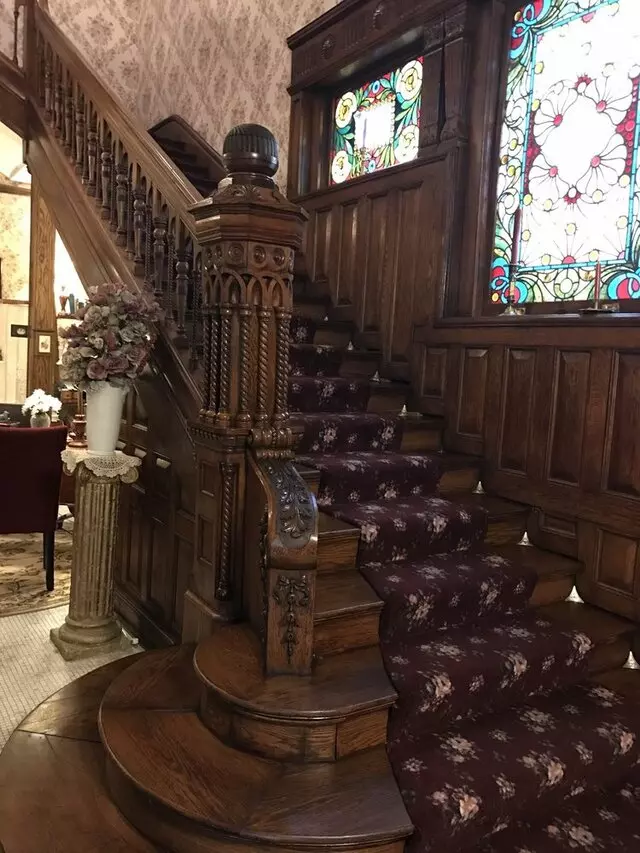 1888 Historic Rocking Horse Manor B & B