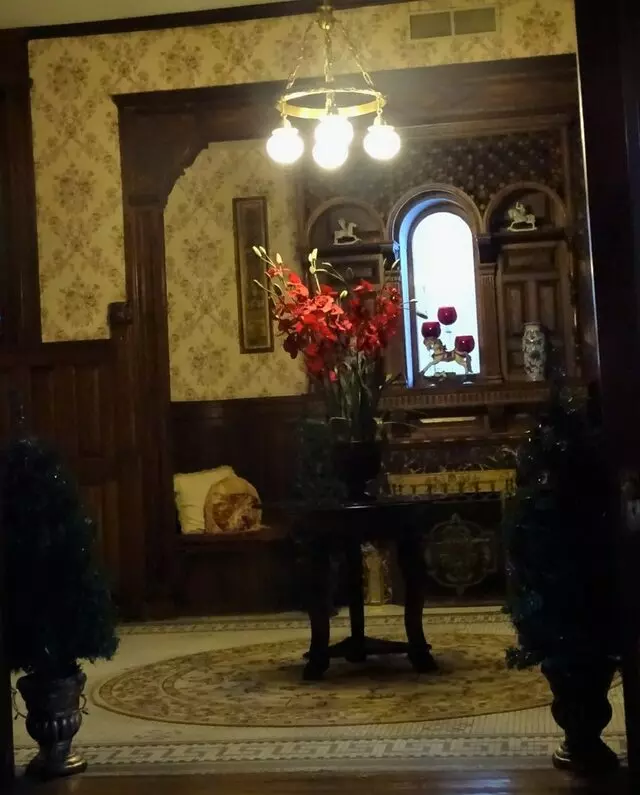 1888 Historic Rocking Horse Manor B & B
