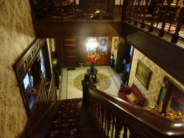 1888 Historic Rocking Horse Manor B & B