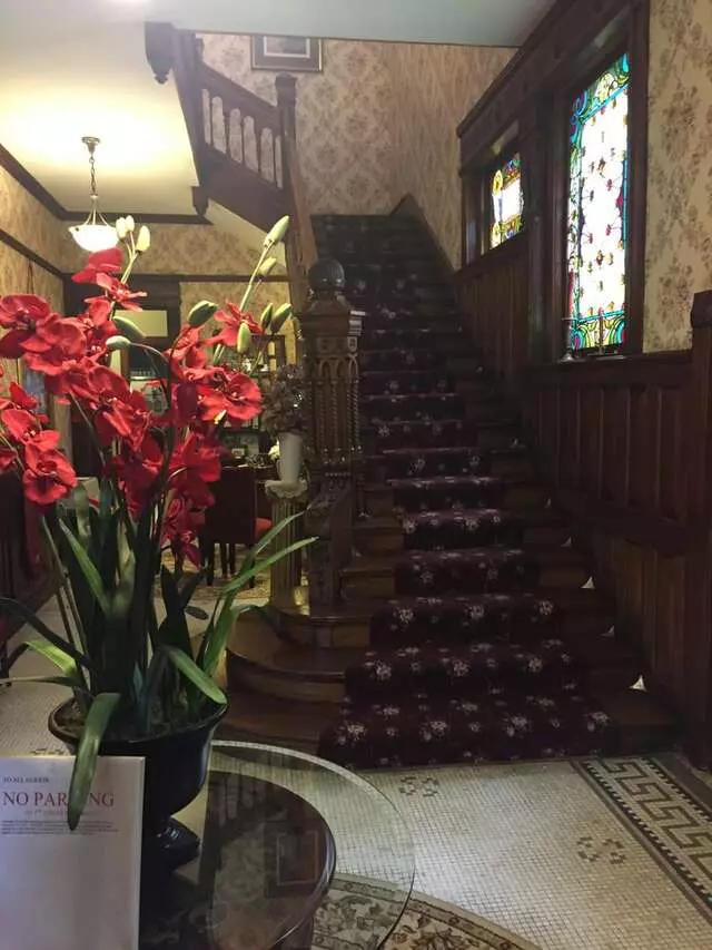1888 Historic Rocking Horse Manor B & B