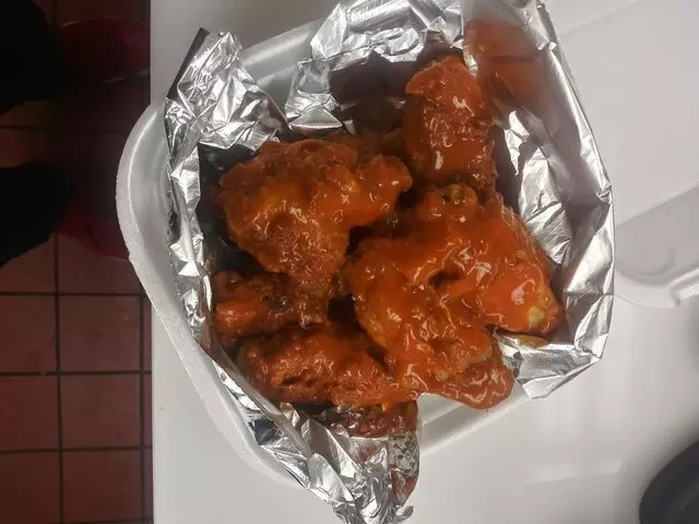 Eve&apos;s Pizza