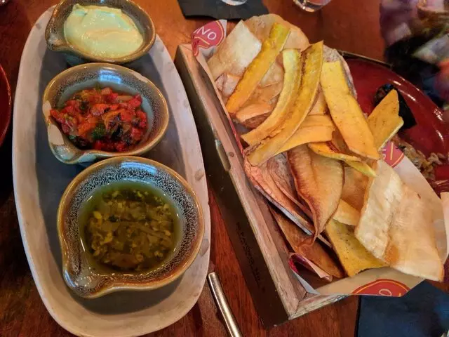 Artesano Vino Tapas Y Mas