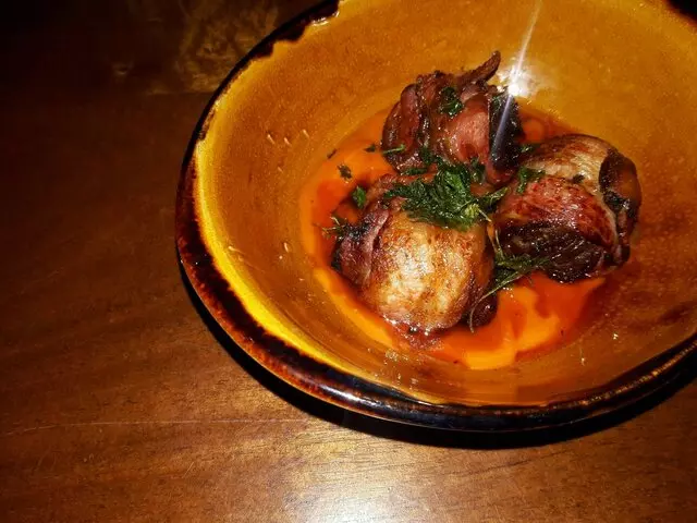 Artesano Vino Tapas Y Mas