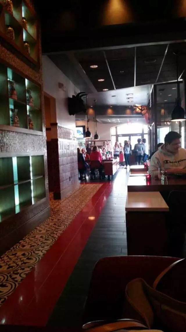 Artesano Vino Tapas Y Mas