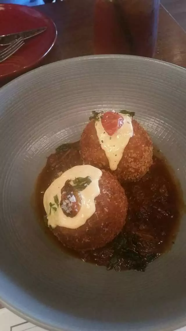 Artesano Vino Tapas Y Mas