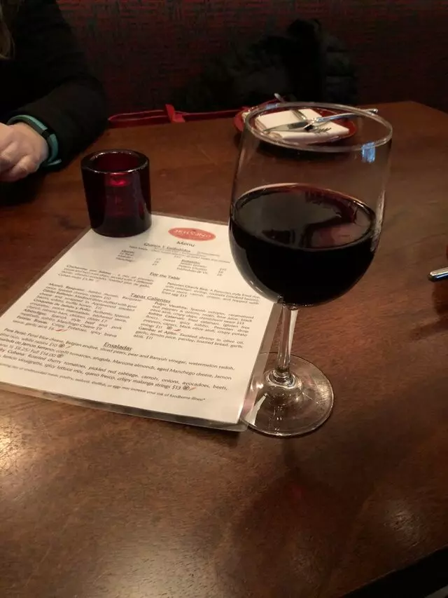 Artesano Vino Tapas Y Mas