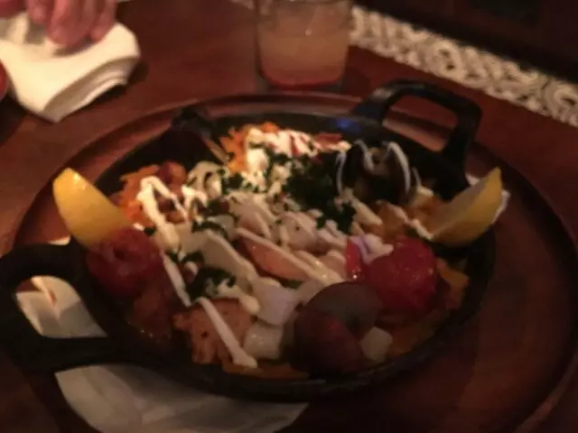 Artesano Vino Tapas Y Mas