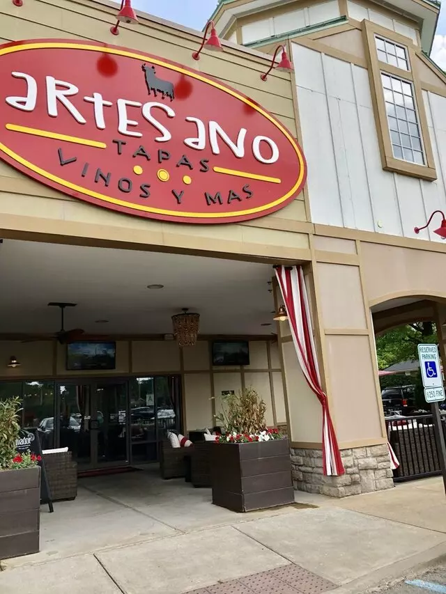 Artesano Vino Tapas Y Mas