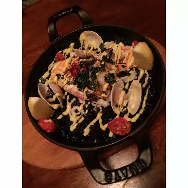 Artesano Vino Tapas Y Mas