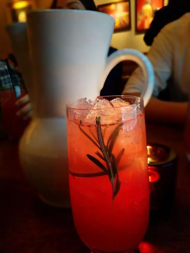 Artesano Vino Tapas Y Mas