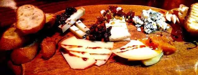 Artesano Vino Tapas Y Mas