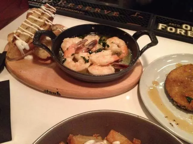 Artesano Vino Tapas Y Mas