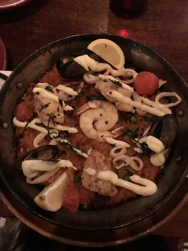 Artesano Vino Tapas Y Mas