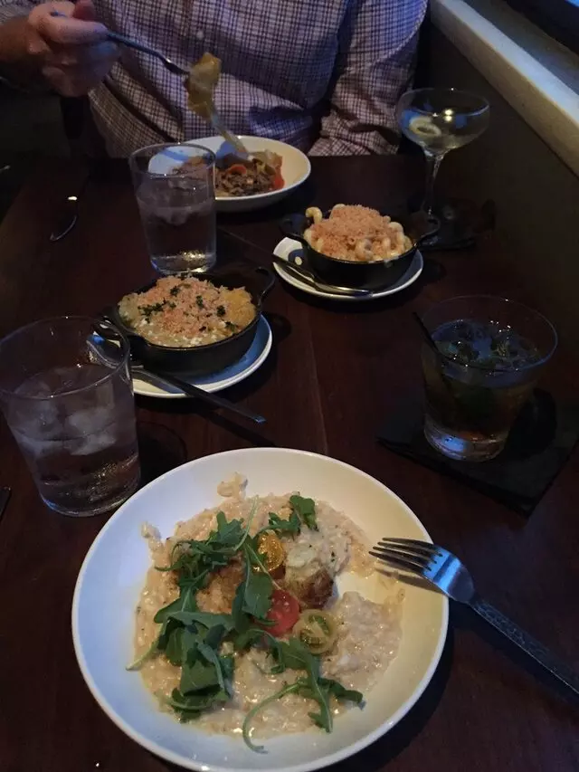 8UP Elevated Drinkery & Kitchen