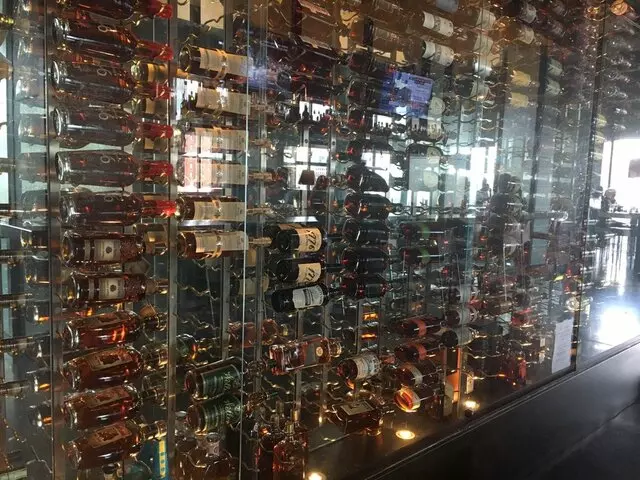 8UP Elevated Drinkery & Kitchen