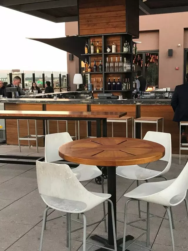 8UP Elevated Drinkery & Kitchen