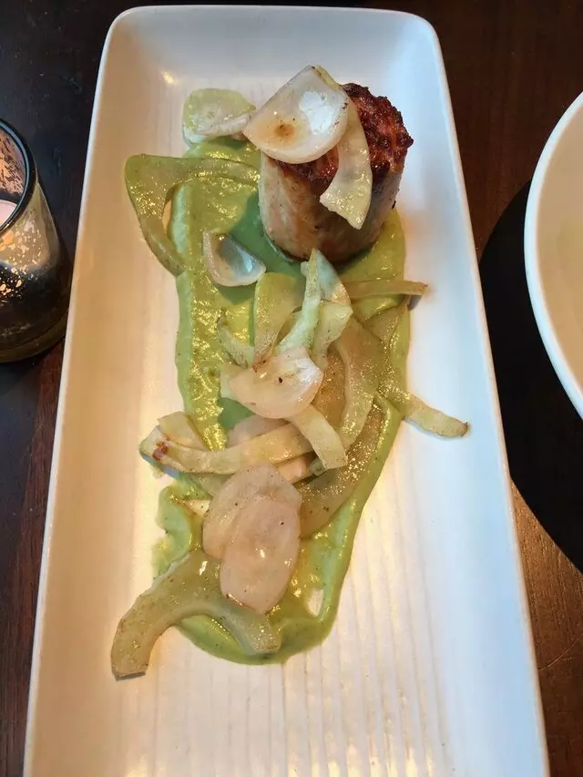 8UP Elevated Drinkery & Kitchen