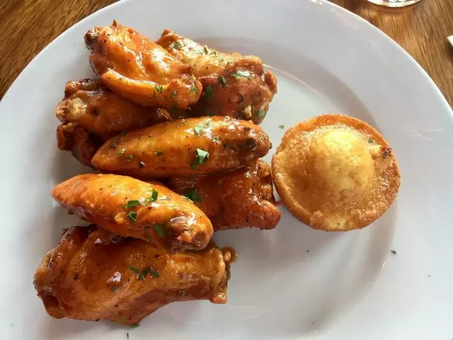 8UP Elevated Drinkery & Kitchen