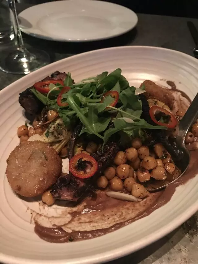 8UP Elevated Drinkery & Kitchen