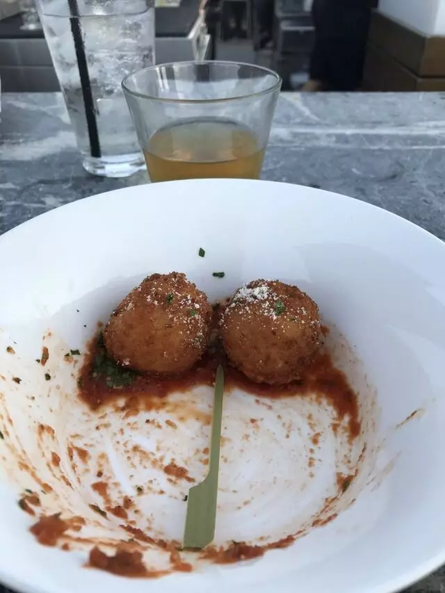 8UP Elevated Drinkery & Kitchen