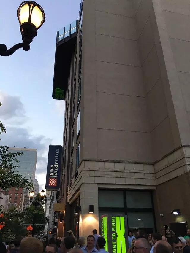 8UP Elevated Drinkery & Kitchen