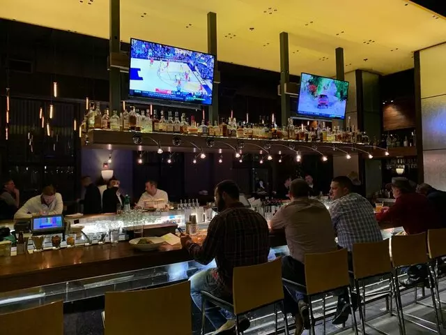 8UP Elevated Drinkery & Kitchen