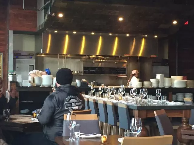 8UP Elevated Drinkery & Kitchen