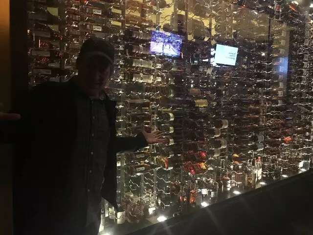 8UP Elevated Drinkery & Kitchen