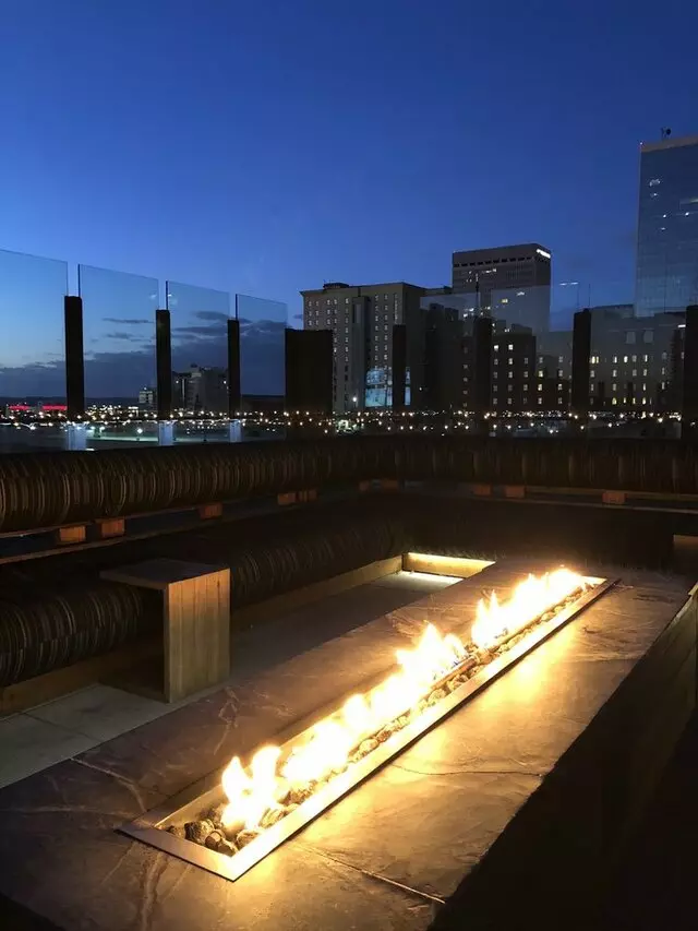 8UP Elevated Drinkery & Kitchen
