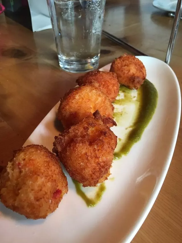 8UP Elevated Drinkery & Kitchen