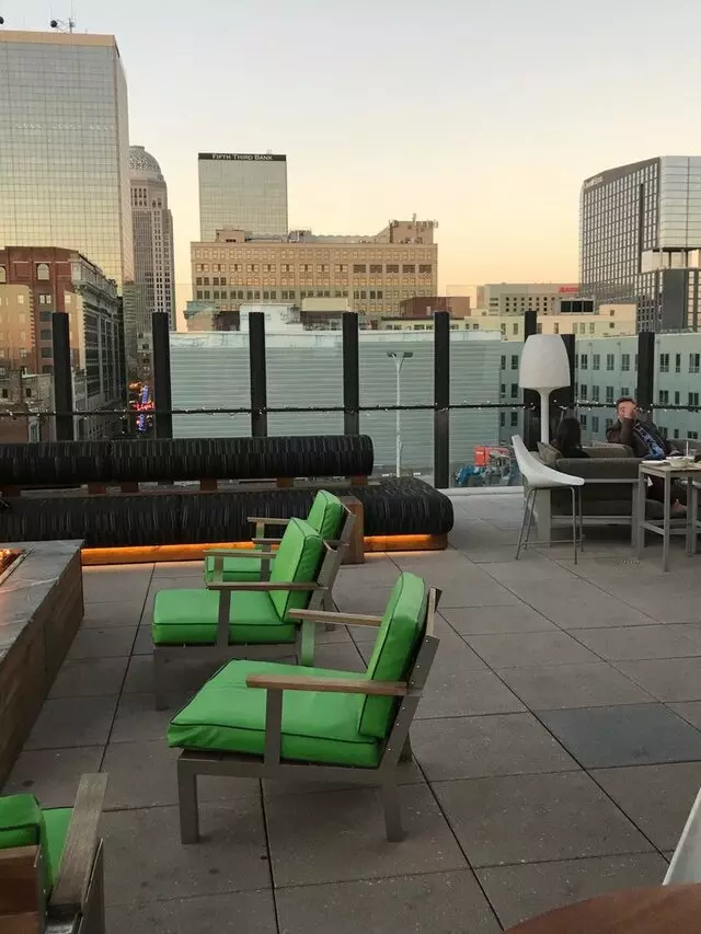 8UP Elevated Drinkery & Kitchen