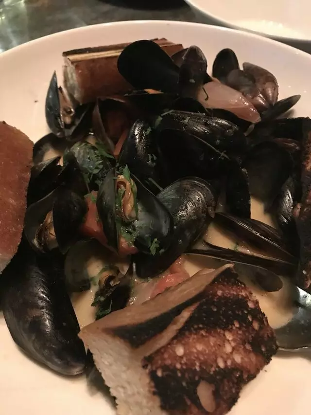 8UP Elevated Drinkery & Kitchen