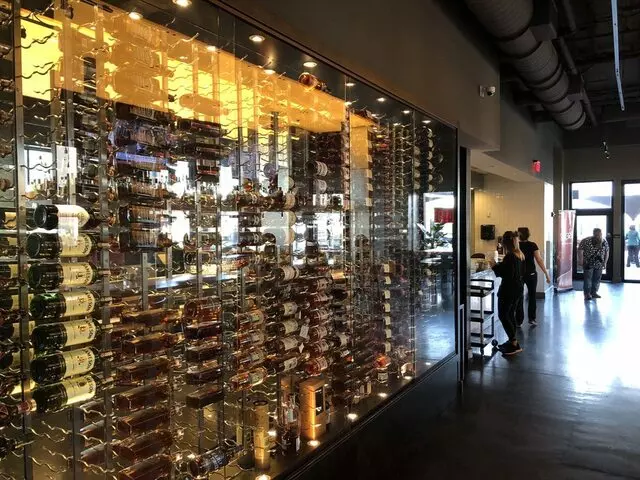 8UP Elevated Drinkery & Kitchen