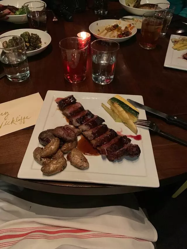 8UP Elevated Drinkery & Kitchen