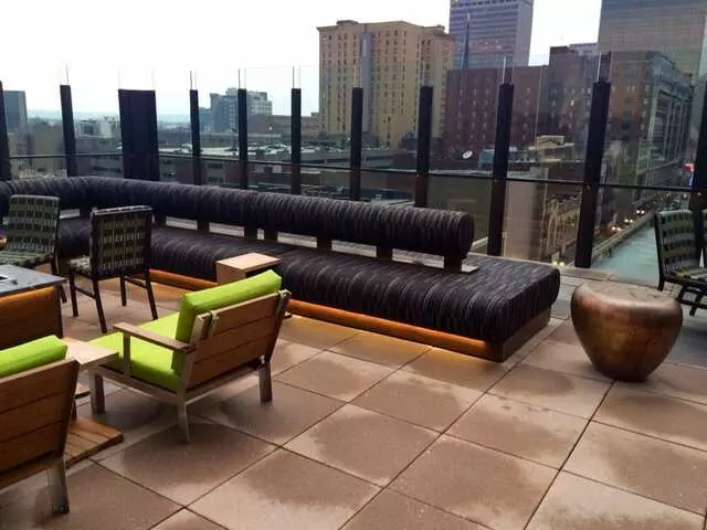 8UP Elevated Drinkery & Kitchen