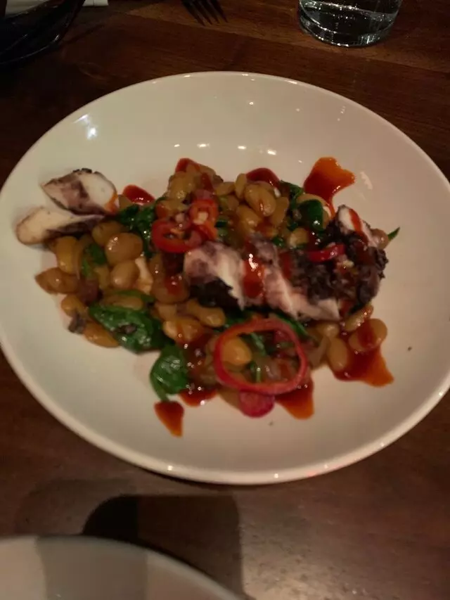 8UP Elevated Drinkery & Kitchen