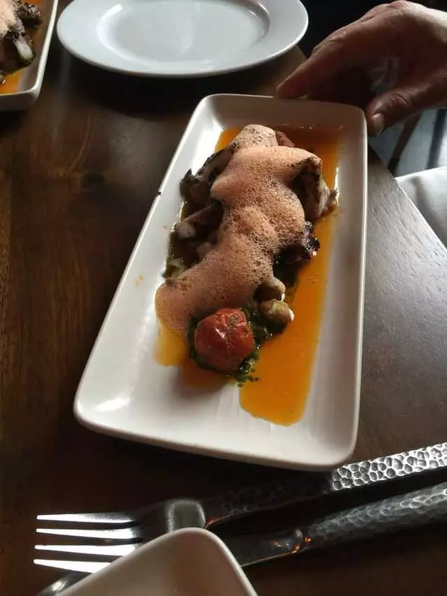 8UP Elevated Drinkery & Kitchen