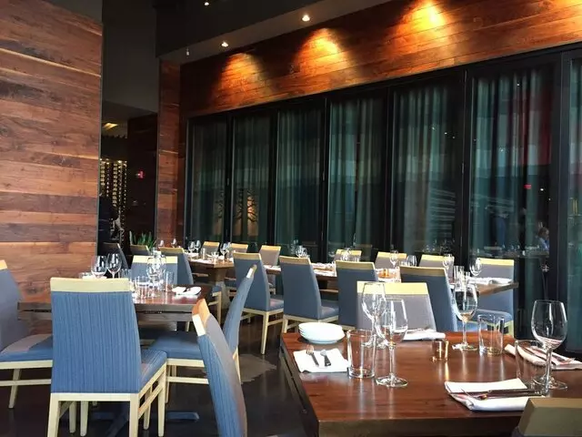 8UP Elevated Drinkery & Kitchen
